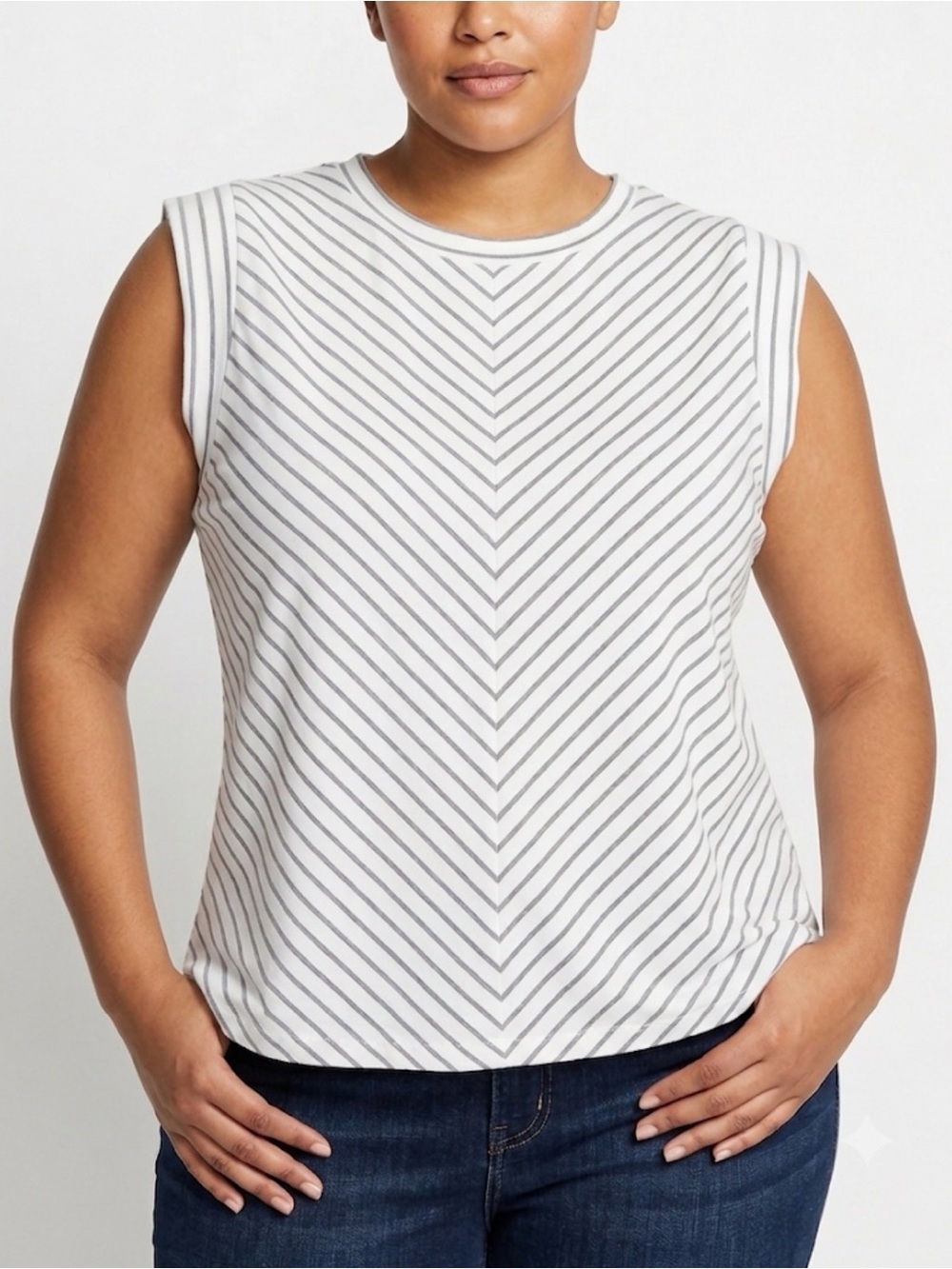 Notations Chevron Striped Sleeveless Top in Light Gray and Black